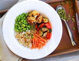 Edamame Rice Bowl with Sweet Chili Sauce